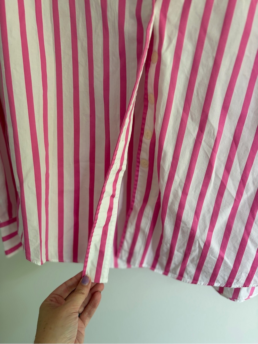 Sarah Alexander Pretty in Pink Stripe V-Neck Buttonless Shirt Top - Picture 7 of 9